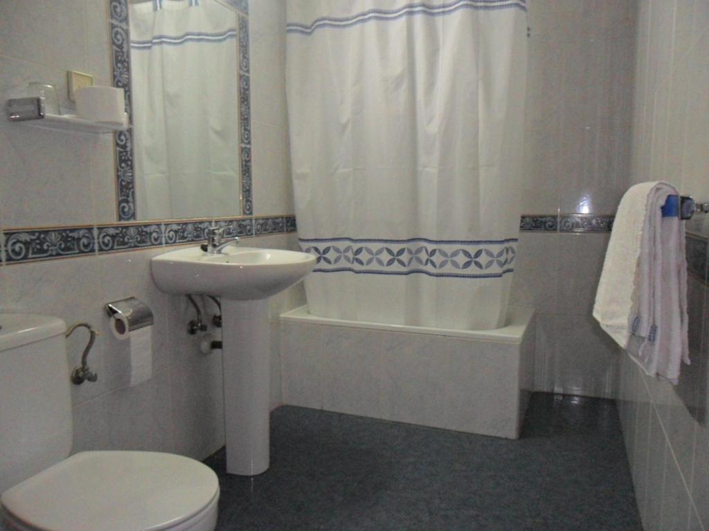 Hostal Ronda قرطبة الغرفة الصورة